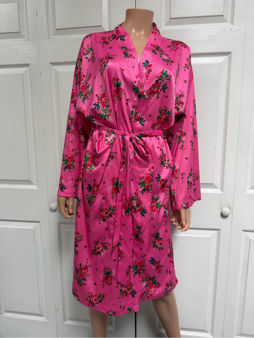 Victoria's Secret Hot Pink Floral Satin Robe with Belt Size M/L/G